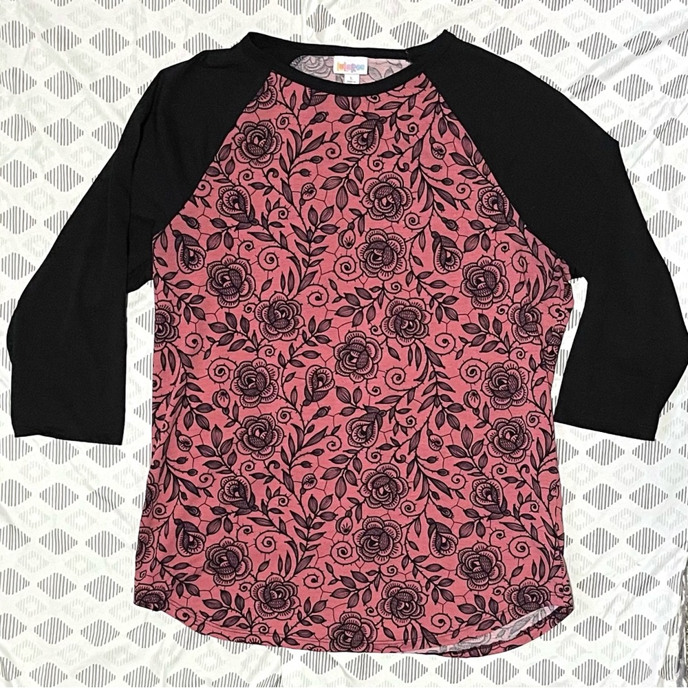 LuLaRoe Randy Varsity Tee - 3/4 Length Raglan Sleeves - Size Large
